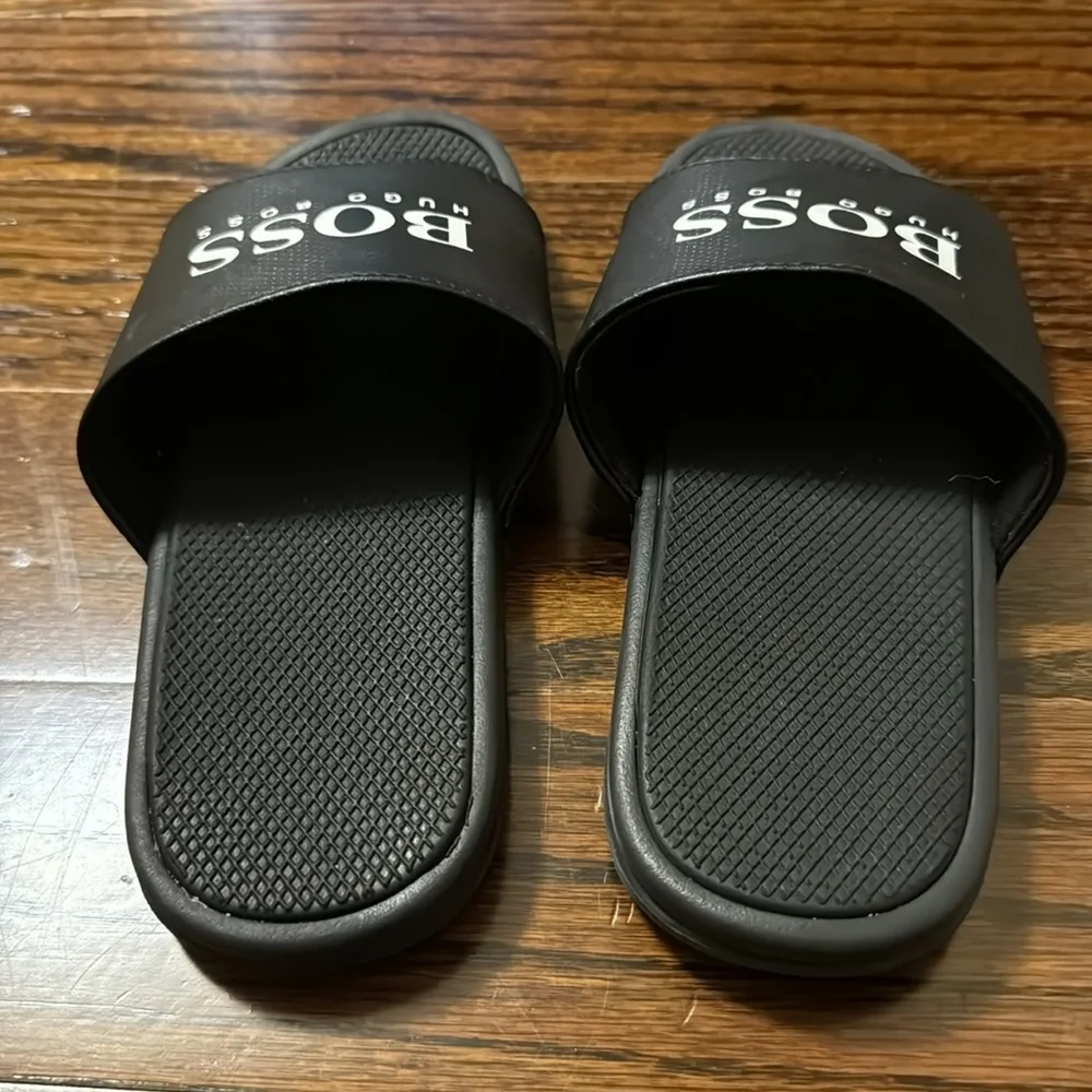 Boss Junior Kids Slide Sandals/Flip Flops Size‎ 2Y (US)